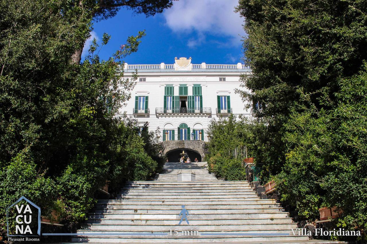 Vacuna Pleasant Rooms Napoli Bagian luar foto